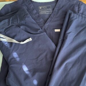 FIGS Women’s Navy Blue Scrub Set. One Pocket Top, Kade Cargo Pants.